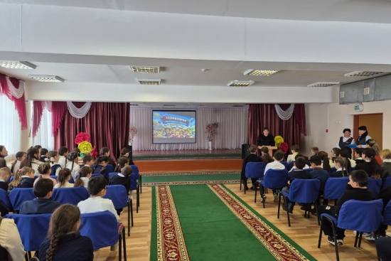   5 февраля в  КГУ «Кирилловская средняя школа» состоялось торжественное открытие декады под названием «Территория позитивных смыслов».